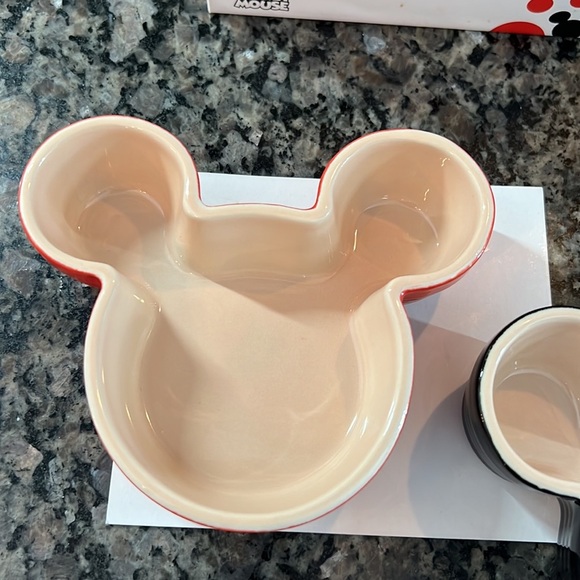 Le Creuset Disney stoneware Ramekins - Picture 2 of 6
